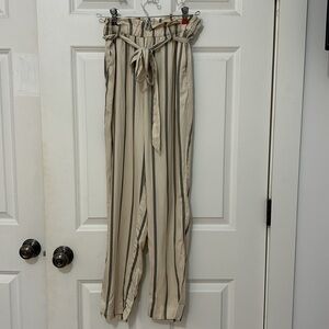 H&M Striped Beige Paperbag Waist Pants size 4 belted